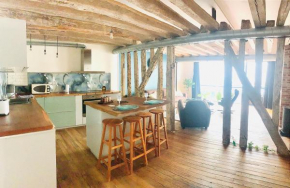 GRAND APPARTEMENT CHARME ANCIEN ET CONFORT